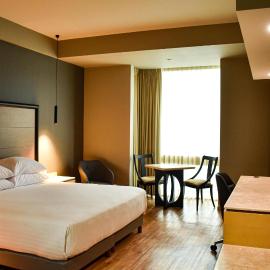 Ramada by Wyndham Mexico City Santa Fe，位于墨西哥城的酒店