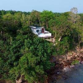 บ้านพักพูลวิลล่า The Munique Cliff House Chumphon - ริมผาพร้อมสระจากุซซี่，位于春蓬的酒店