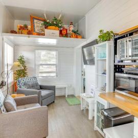8 Mi to Cathedral Caverns: Tiny Home Hideaway，位于Woodville的酒店