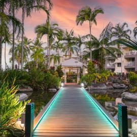 Coral Sands Beachfront Resort，位于三一海滩的酒店