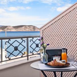 ERMIONI View Seaside Rooms，位于埃尔米奥尼的酒店