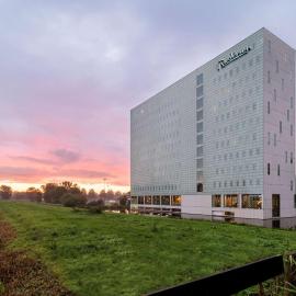 Radisson Hotel & Suites Amsterdam South，位于阿姆斯特尔芬的酒店