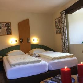 LOGIS DES CHEVALIERS & ROCK SPA WELLNESS Esch sur Sure，位于叙尔河畔埃施的酒店
