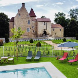 Chambres au Château de la Mothe de Vicq - Allier, à proximité de Vichy，位于Vicq的酒店