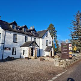 Roy Bridge Hotel,位于威廉堡的酒店