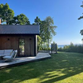 Modern house with lakeview - near town and nature，位于Bankeryd的酒店