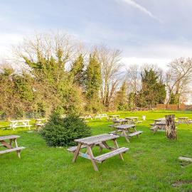 The Green Man Pub and Hotel by OYO