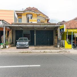 Hotel O Safira Family Residence Syariah，位于拉旺的酒店