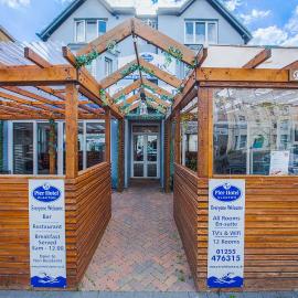 Pier Hotel Clacton on Sea By OYO，位于滨海克拉克顿的酒店