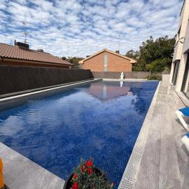 Apartamentos Rosa de Abril，位于Teià的酒店