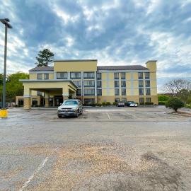 OYO Townhouse Jackson - Ridgeland，位于杰克逊的酒店