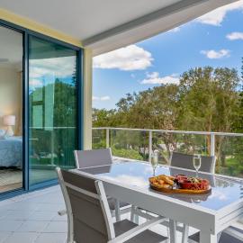 Sea Breeze at Mudjimba Beachside, tennis pool，位于穆德吉巴的酒店