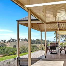 Vinea Vista - Hillside Homestead amid Rural Beauty，位于Lenswood的酒店