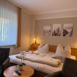Hotel Peters，位于纽哈灵吉塞尔的酒店