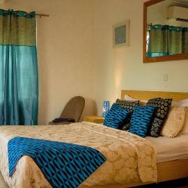 Royal London Ville Apartment in Tema Community 6，位于特马的酒店