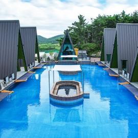 Pohang Peridot Pool Villa N Pool Glamping，位于浦项的酒店