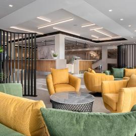 Hunguest Hotel Flóra，位于埃格尔的酒店