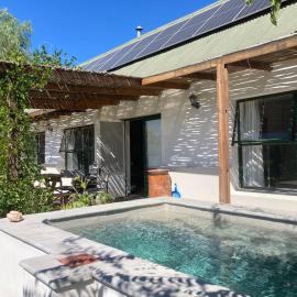 Pepper Tree Cottage，位于De Rust的酒店
