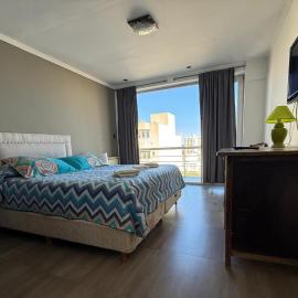 Departamento céntrico y moderno en Comodoro - Mooi Apart，位于里瓦达维亚海军准将城的酒店