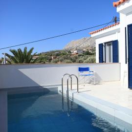 Asprou Villa with roof pool，位于弗隆塔多斯的酒店