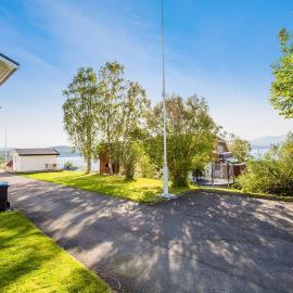 Leilighet på Finnsnes, Senja，位于Senja的酒店