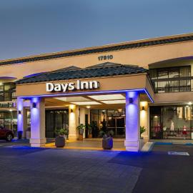 Days Inn & Suites by Wyndham Artesia，位于阿蒂西亚的酒店