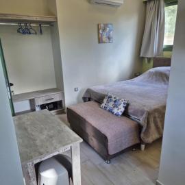 tzogias apartments nonna studio，位于拉瑟的酒店