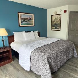Brentwood Inn & Suites,位于罗阿诺克拉皮兹的酒店
