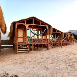 Love beach camp，位于塔巴的酒店
