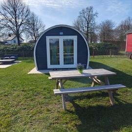 Camping POD 3 persoons Lindershoeve Bergeijk，位于博黑克的酒店