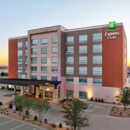 Holiday Inn Express & Suites Moore by IHG，位于摩尔的酒店