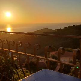 Appartamento vista mare，位于Lingueglietta的酒店