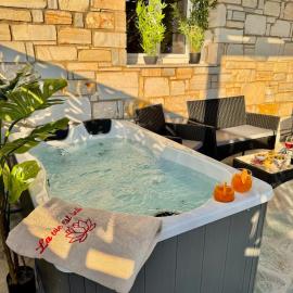La vie est belle Luxury Residence With Jacuzzi 1，位于普恩达的酒店
