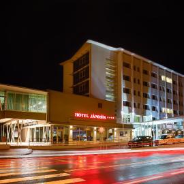 Hotel Janosik，位于利普托斯基米库拉斯的酒店