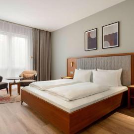 Ramada by Wyndham Duesseldorf Ratingen，位于拉廷根的酒店