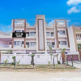 Hotel O Garden View Vrindavan Lucknow，位于Nilmatha的酒店