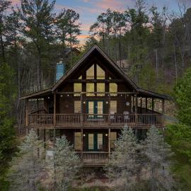 Cozy Cabin with views, hot tub, fishing pond, and game room