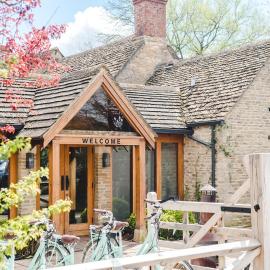 Wild Thyme & Honey - Cirencester-Cotswolds，位于赛伦塞斯特的酒店
