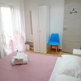 B&B EmaNik，位于焦亚陶罗的酒店