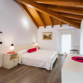 Hotel AL COLLIO，位于Reana del Roiale的酒店