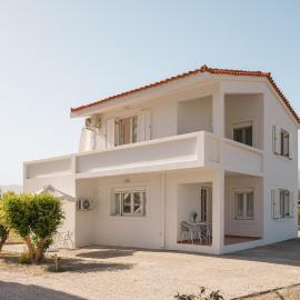 Naftilos Rosmarinus Apartments，位于Potokáki的酒店