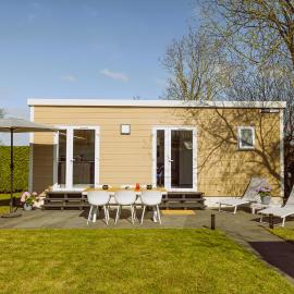 De Frije Fûgel - Een luxe chalet op De Friese Wadden，位于曲马勒姆的酒店