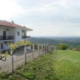 Guesthouse Arsenis,位于卡兰巴卡的酒店