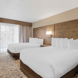 Best Western Plus Grand Manor Inn，位于斯普林菲尔德的酒店
