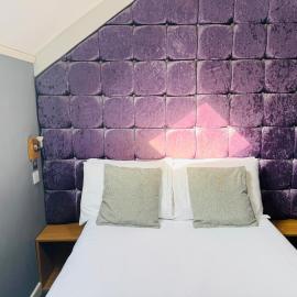 Hotels 24-7 - The Old Victoria Hotel