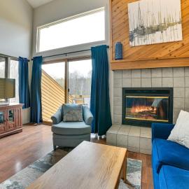 Trout Creek Resort Condo - 1 Mi to Nubs Nob!，位于哈伯斯普林斯的酒店