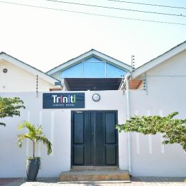 Triniti Airport Hotel，位于达累斯萨拉姆的酒店