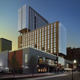 Omni Louisville Hotel，位于路易斯威尔的酒店