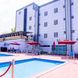 Hilton Palace Hotel，位于卡诺的酒店