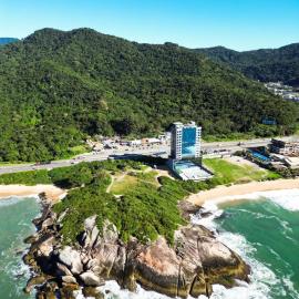 Suítes da Estadia Catarina no BLUE SEA HOTEL, beira-mar e lazer completo，位于伊塔佩马的酒店